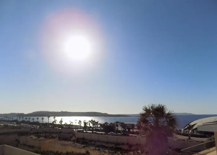 Sunshine Holiday Apartment 5 With Spectacular Seaviews